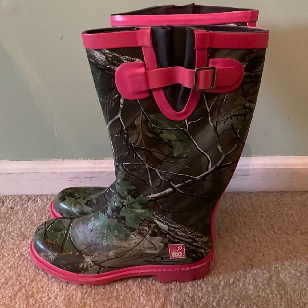 Realtree girl womens camo and pink rain boots size 6